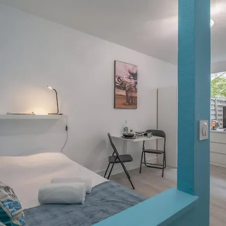 Apartman Modern With Garden Location