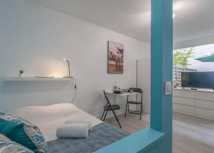 Apartman Modern With Garden Location