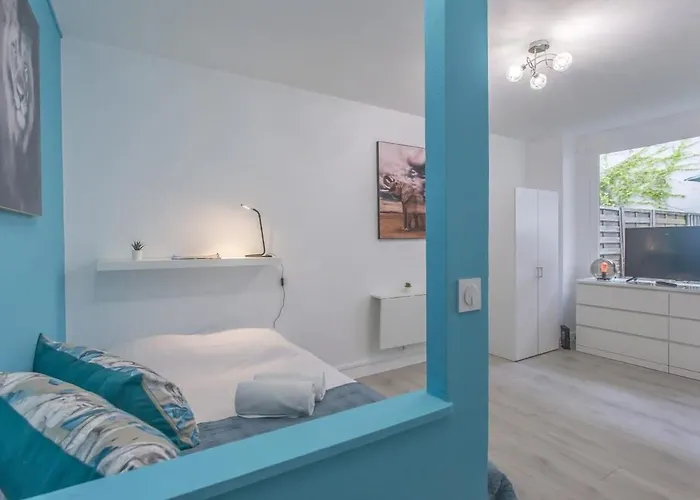 Modern With Garden Location Grenoble